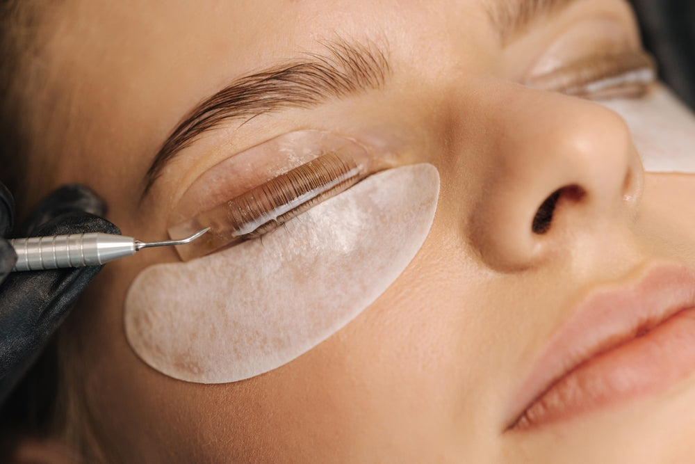 Lash lift vs lash extensions